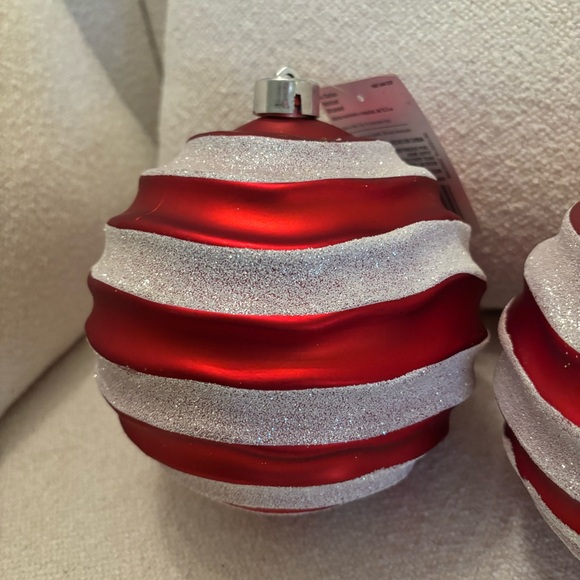 6 inch round Christmas ornament (set of 2)- new - Picture 4 of 4